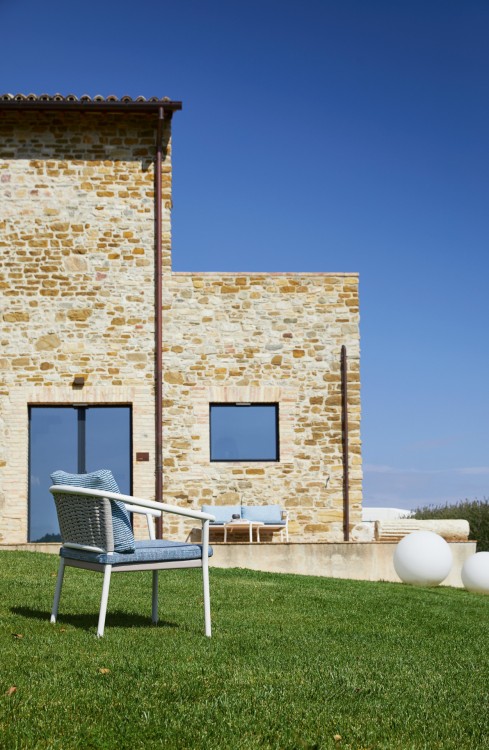 b0a9c67dc4d4b3a847a74ff48d6471346f3927bb