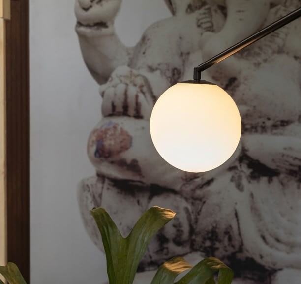 Lampa sufitowa, podłogowa BITTA, włącznik na podłodze.