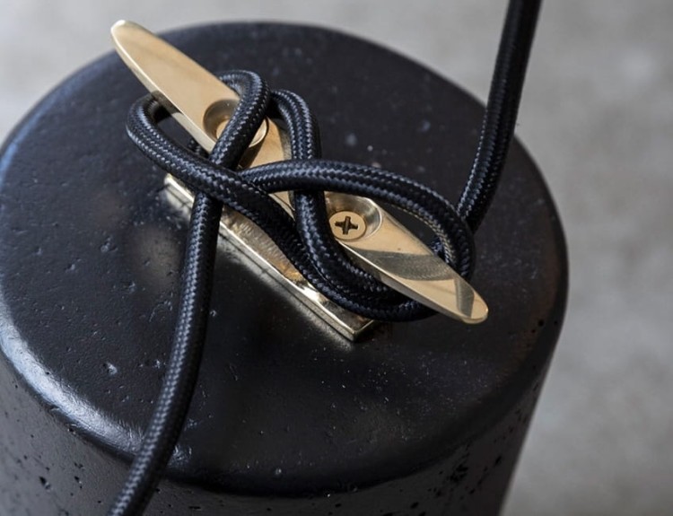 Lampa sufitowa, podłogowa BITTA, włącznik na podłodze.