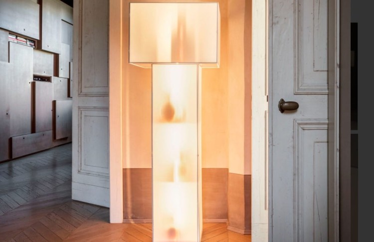 Lampa podłogowa, regał, witryna VELASCA.