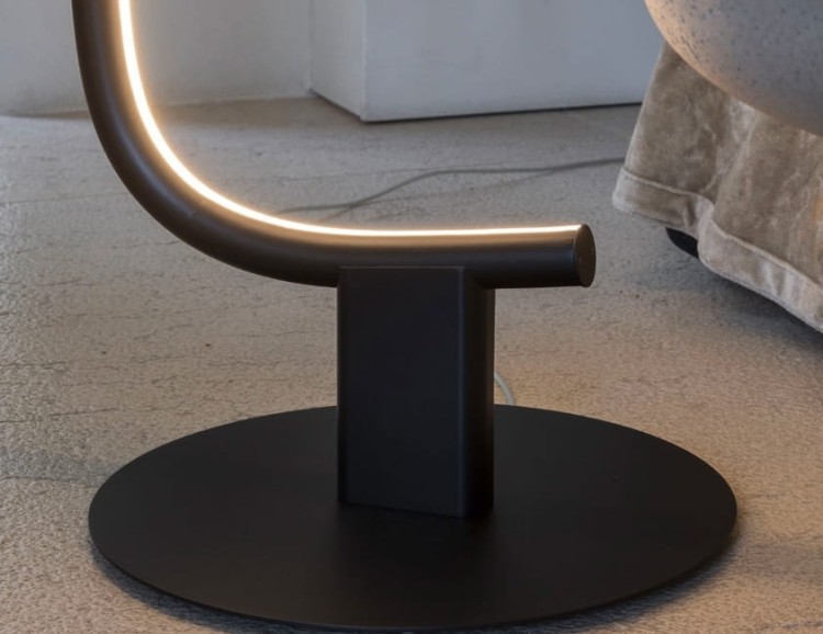 Lampa podłogowa VIS A VIS.