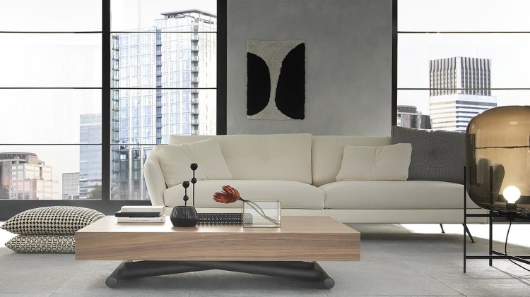 Stolik kawowy FEBO rozkładany do wielkości stołu.