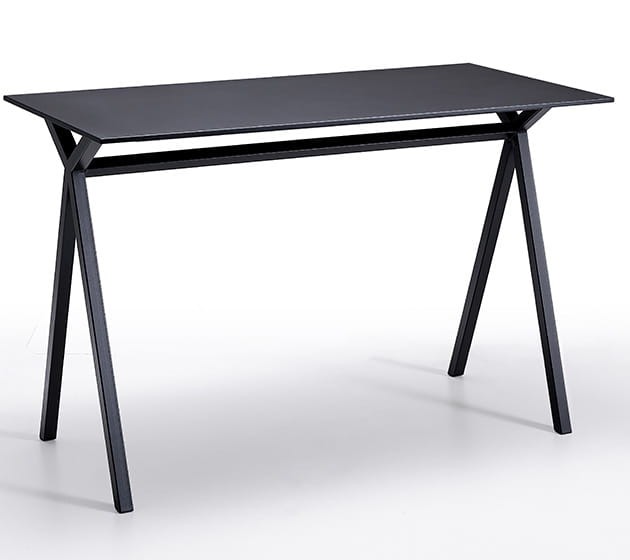 dama_h110_stół.jpg