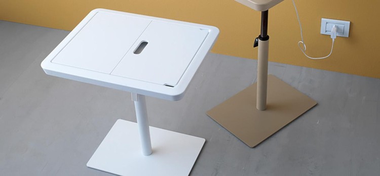 tablet_stolik_2023.jpg