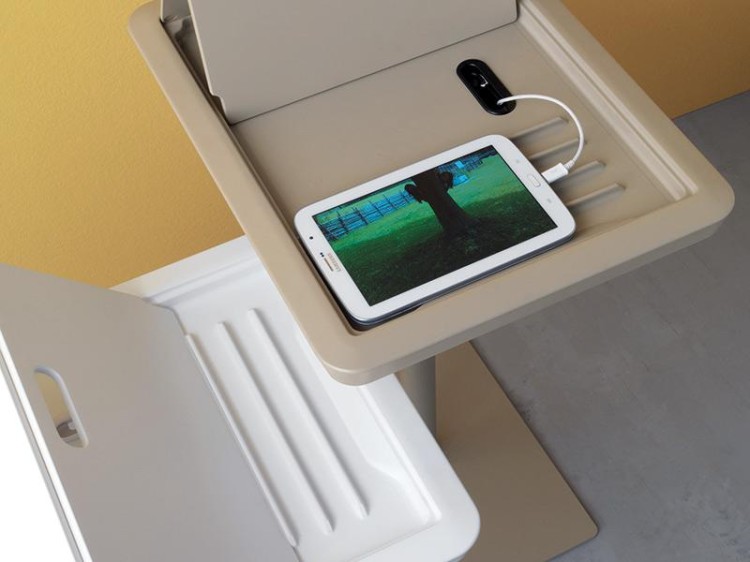 tablet_stolik_2023_3.jpg