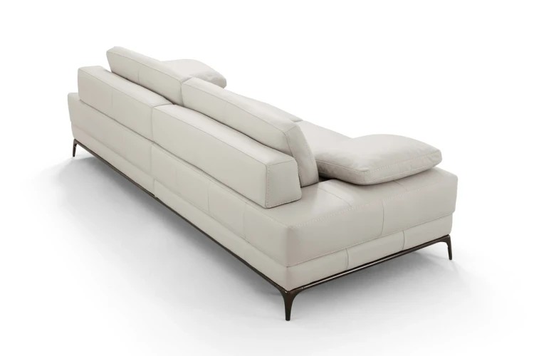 vogue_i806_4.webp